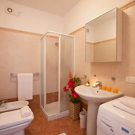 Apartment Sleeps 4 Pool